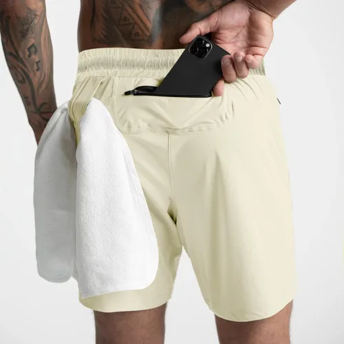 Vista 2 de BIFUTON Pantalones cortos blancos para hombre, pantalones cortos de entrenamiento para hombre, pantalones cortos ligeros de yoga para gimnasio