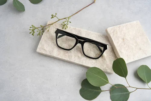 Vista 5 de Peepers by PeeperSpecs Women's Myth Square Reading Glasses Negro