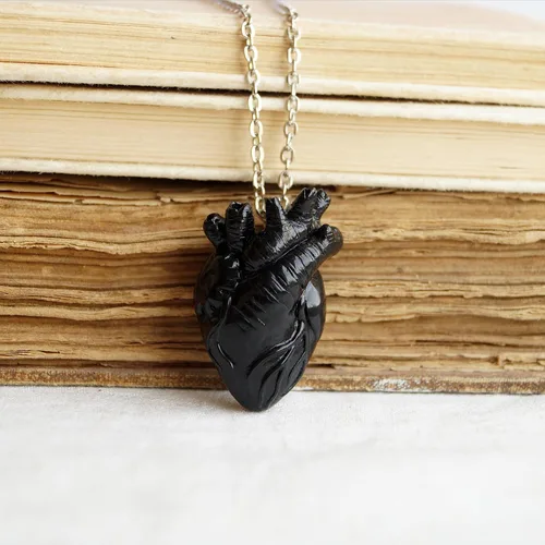 Vista 22 de Collar de corazón anatómico
