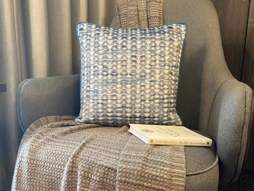 Vista 56 de The HomeCentric Funda de almohada con cremallera, funda de cojín azul de 12 x 12 pulgadas, funda de cojín de algodón bordado para sofá, diseño