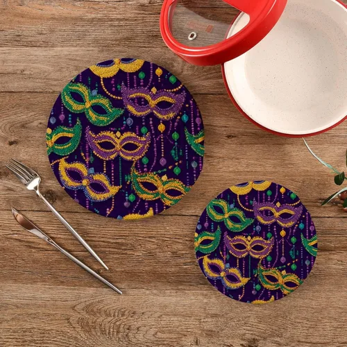 Vista 2 de Boccsty Tapete de salvamanteles de carnaval de Mardi Gras con cuentas de colores, 2 unidades de tejido redondo, para mesa de cocina, protector
