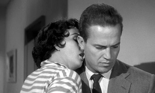 Vista 3 de Kiss Me Deadly (The Criterion Collection) DVD