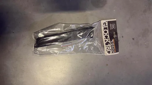 Vista 8 de Glock 18C Gen3 GBB Blowback 6mm BB Pistol Airsoft Gun Extended Magazine