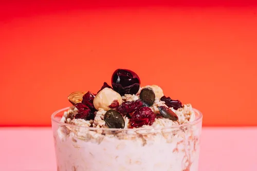 Vista 6 de Toschi Cerezas Amarena en almíbar, 2.2 libras (2.2 lbs) – Cerezas negras ácidas confitadas en rico almíbar – Topping de postres de especialidad
