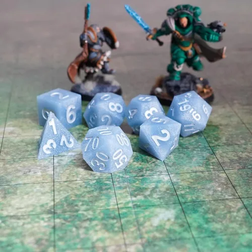 Vista 2 de FanRoll - Juego de dados DND de goma de silicona de borde afilado de 0.630 in: residuos glaciales, dados de juego de rol para Calabozos y Dragones