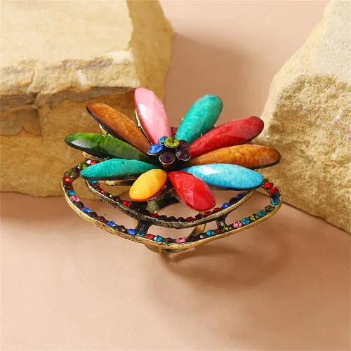 Vista 4 de Anillo de declaración de flores exageradas para mujeres y niñas, chapado en oro colorido con circonita cúbica, piedra natal, pétalos de flor