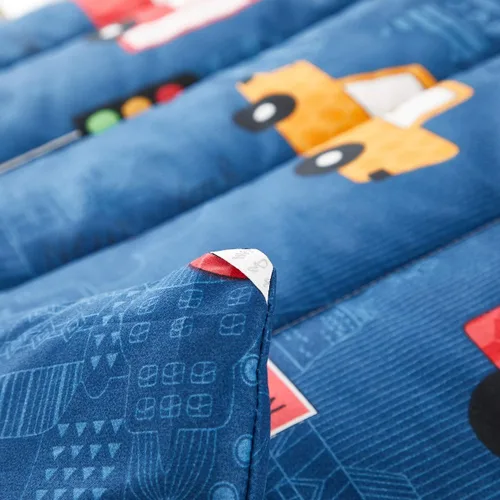 Vista 6 de Juego de ropa de cama para niños pequeños, color azul marino con autos coloridos, incluye 1 edredón para niños, sábana encimera, sábana bajera