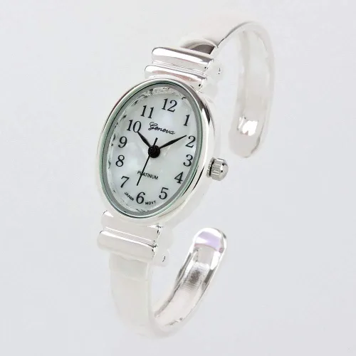 Vista 3 de Reloj de pulsera de plata de tamaño pequeño con banda de metal ovalado para mujer de Ginebra