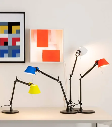 Vista 2 de Artemide Tolomeo Micro Bicolor Ajustable Sobremesa Edición Limitada - Nero/Blu