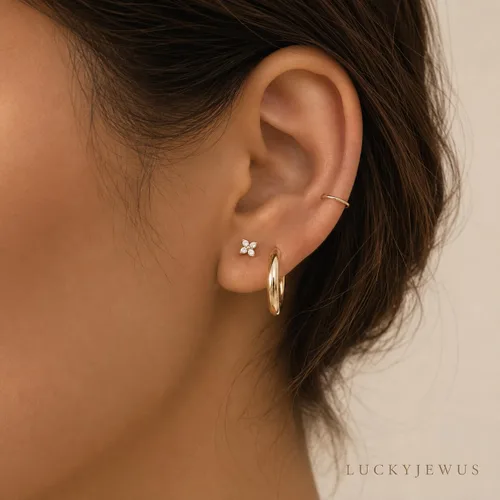 Vista 2 de Aretes de aro y broquel pequeños de oro o plata de ley para mujer, aretes para cartílago, nariz, hélix, trago Dorado