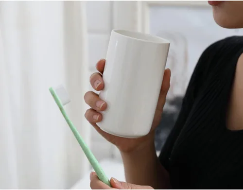 Vista 4 de Taza de enjuague bucal de cerámica, lavado de baño casero simple y estante de cepillo, tazas de desayuno de leche y yogur. (Blanco-A)