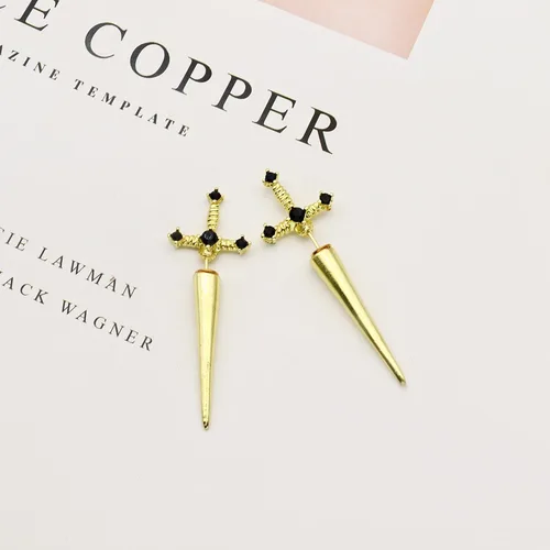 Vista 7 de Aretes de espada gótica, aretes de daga de diamantes de imitación, aretes de tornillo de espada retro negra, aretes de espada punk, aretes de espada