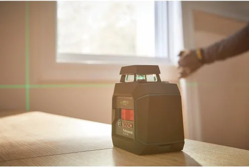 Vista 5 de Bosch GLL50-40G - Láser de línea cruzada autonivelante de haz verde de 360 grados, incluye 4 pilas AA, soporte en L, clip para techo y estuche