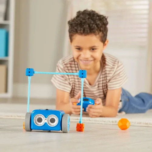 Vista 8 de Learning Resources Botley - Juego de actividades The Coding Robot 2.0, 78 piezas, a partir de 5 años, robot de codificación para niños, juguetes
