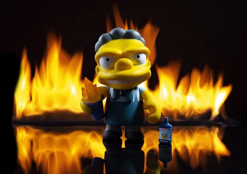 Vista 9 de Kidrobot Los Simpsons Flaming Moe - Figura mediana estándar
