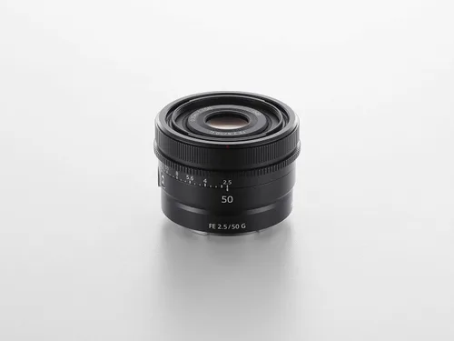 Vista 8 de Sony FE 1.969 in F2.5 G Lente G ultracompacta de marco completo