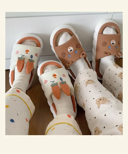 Vista 5 de Pantuflas Kawaii de conejito peludo para mujer, cómodas, con puntera abierta, lindas sandalias de invierno de animales