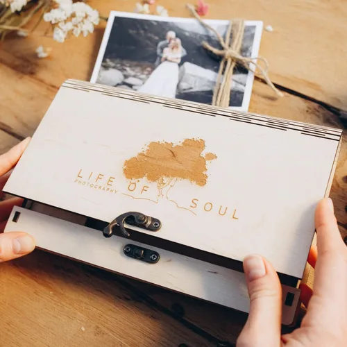 Vista 5 de Caja de fotos de boda para impresiones, caja de memoria de madera para fotos y unidad flash USB 3.0 (opcional), caja de regalo personalizada