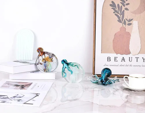 Vista 6 de WUBIANJIE Estatuas de cristal soplado a mano de pulpo y medusa, esculturas coloridas de animales marinos, pisapapeles para decoración del hogar