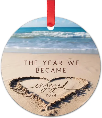 Vista 12 de Yippee Daisy Adorno de campamento personalizado – 10º aniversario para él y ella – 10 años casados juntos – Adorno de Navidad para parejas – 2025