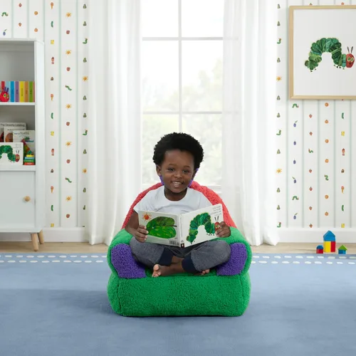 Vista 2 de Delta Children – Mundo de Eric Carle, Silla Cozee Buddy de La Oruga Muy Hambrienta Coches