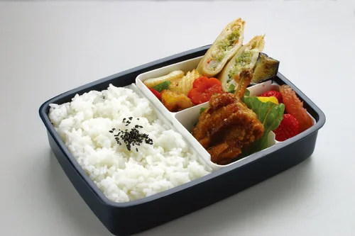 Vista 4 de Skater - Lonchera bento con compartimientos, estilo japonés moderno/tradicional, 870 ml, con palillos