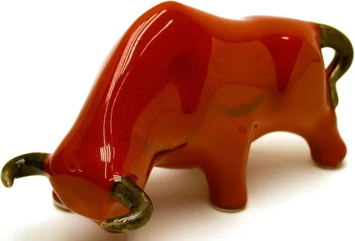 Vista 14 de Toro de escultura de cerámica hecho a mano y pintado a mano. Figura decorativa (tamaño pequeño 9.45 x 5.51 x 3.94 pulgadas) (negro mate)