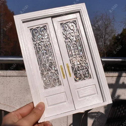 Vista 7 de Puerta de casa de muñecas iLAND a escala 1:12, accesorios de casa de muñecas de puerta en miniatura con patrón tallado y paneles de celosía 3D que