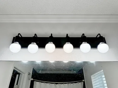 Vista 6 de Lámpara de tocador de baño de 36 pulgadas sobre el espejo, 6 luces, moderna iluminación de pared de granja, color negro