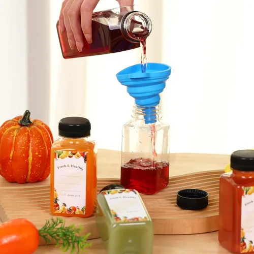 Vista 5 de Moretoes 56 botellas de plástico de 8 onzas con tapas, botellas reutilizables de plástico transparente para jugo, recipientes de jugo con tapas