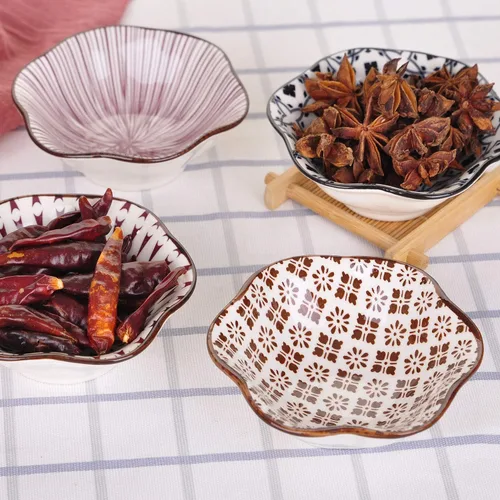 Vista 4 de VanEnjoy Juego de 4 platos japoneses de cerámica de estilo moderno para salsa de soja, platos de salsa de soja