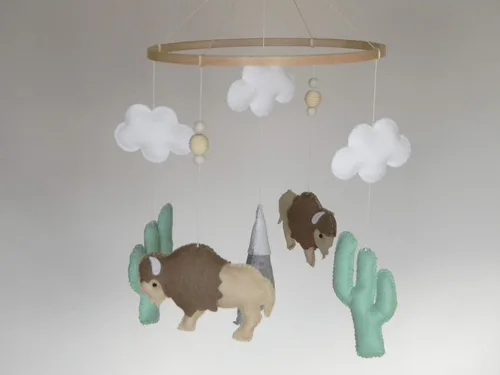 Vista 2 de Búfalo vivero móvil bisonte bebé móvil Cactus cuna móvil Buffalo guardería decoración fieltro móvil bebé niño tribal vivero bosque móvil móvil