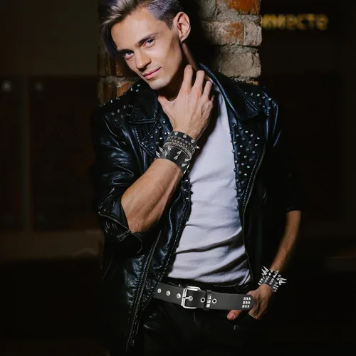 Vista 4 de YMO Black Studded Belt, Spiked Bracelets Emo Belt Spike Bracelet Rivet Studded Bracelets Grunge Punk Accessories for Men Women