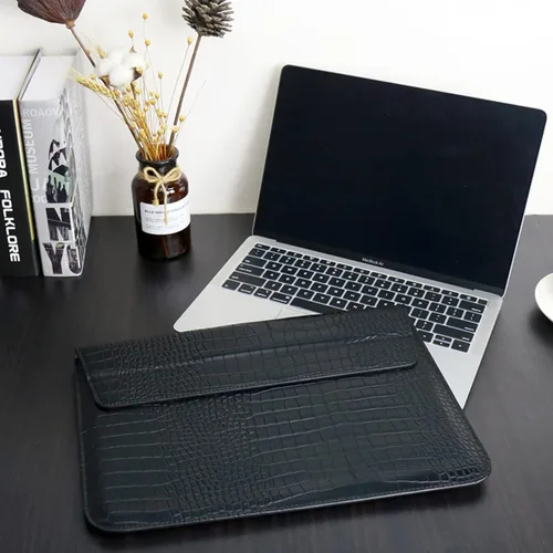 Vista 3 de Funda de cuero de cocodrilo negro para portátiles de 13-13.6