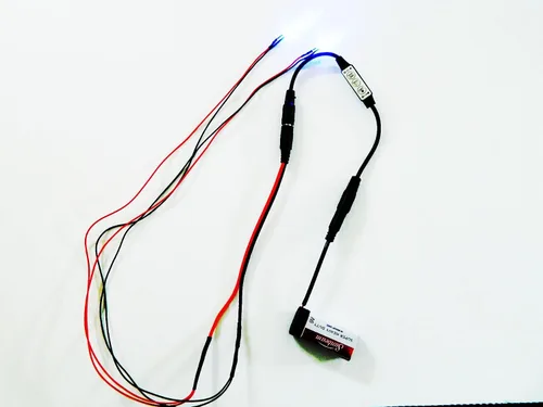 Vista 5 de Dead Head Props Ojos LED de Halloween de 24 pulgadas con controlador de micro efectos para máscaras, calavera y accesorios (azul con enchufe de 12 V)
