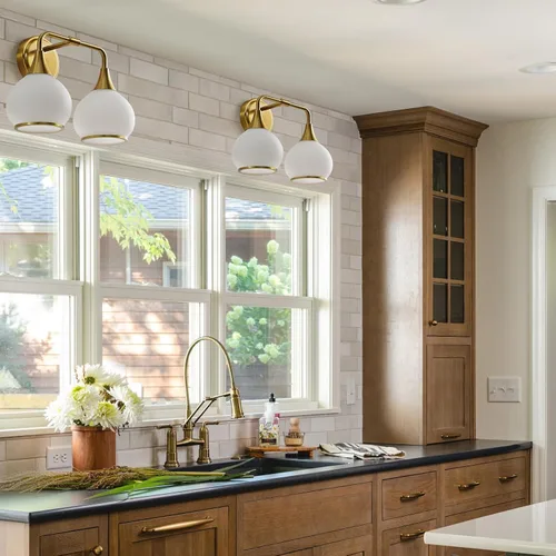 Vista 6 de Accesorios de iluminación de baño en oro cepillado, luces de tocador de 2 luces con pantalla de vidrio esmerilado blanco lechoso, lámpara de tocador