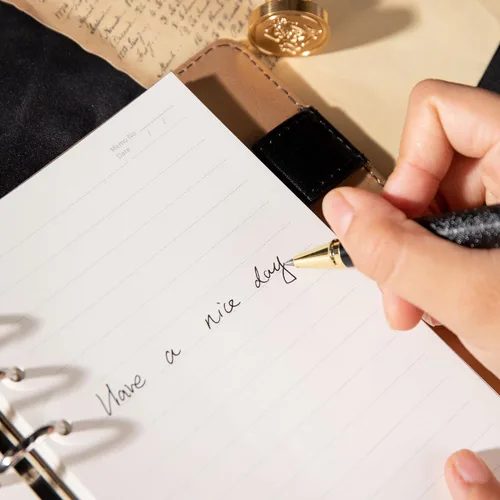 Vista 5 de TIEFOSSI Diario de cuero estrellado con cerradura, carpeta de papel recargable, diario de contraseña, cuaderno secreto A6 de tapa dura para mujeres