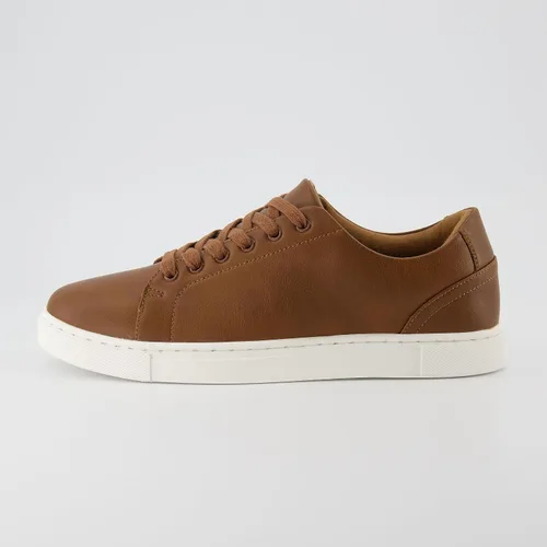 Vista 2 de CUSHIONAIRE Tenis Princeton con cordones y espuma cómoda para hombre