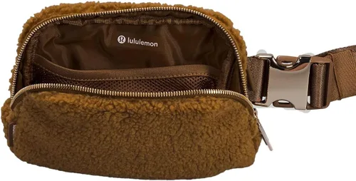 Vista 2 de Lululemon Everywhere - Bolsa de forro polar, caramelo quemado