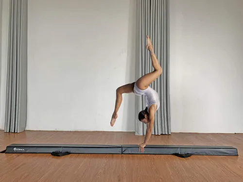 Vista 7 de MARFULA Balance Beam - Equipo de gimnasia de suelo plegable para niños, base antideslizante - de 6 a 10 pies para uso en gimnasio en casa