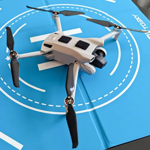 Vista 7 de Hélices sigilosas Master Airscrew para DJI Mini 3 - Negro, juego de 4 hélices