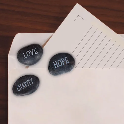 Vista 6 de Barelove 12 rocas para pintar pulidas grabadas, piedras de río, 12 palabras diferentes, piedras inspiradoras planas para artes, manualidades