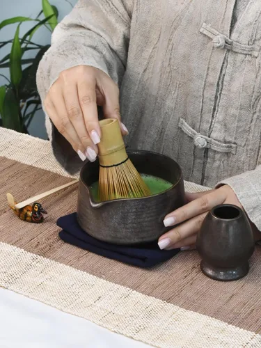 Vista 5 de Artcome Juego de herramientas Matcha: kit completo con cuenco de matcha con boquilla, batidor de bambú, cuchara de té, soporte para batidoras