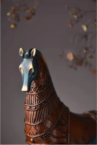 Vista 3 de Estatua de Buda de la suerte, adorno de caballo de resina, escultura del zodiaco chino Feng Shui, sala de estar, escritorio, habitación, escultura