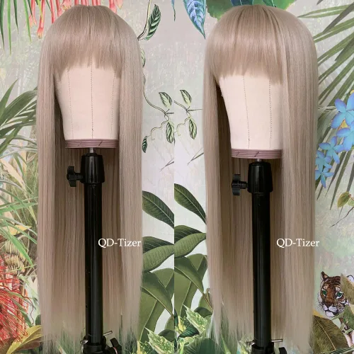 Vista 4 de QD-Tizer Pelucas sintéticas de color rubio ceniza con flequillo, pelucas de cabello largo y lacio, sin pegamento, pelucas sintéticas sin encaje
