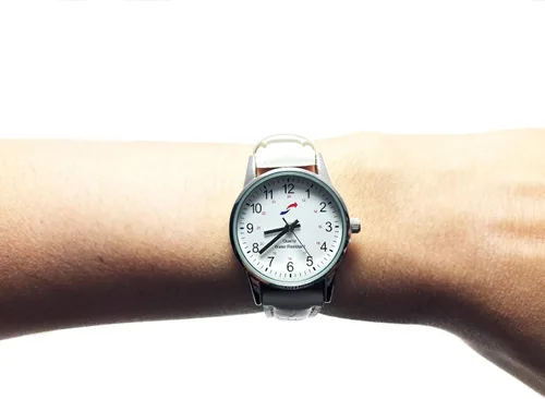 Vista 5 de Scrub Smart Basics - Reloj de mujer para enfermeras color blanco SW-W-130 pequeño Blanco Movimiento de cuarzo