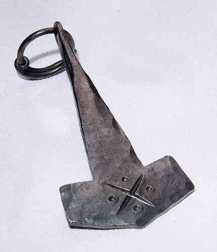 Vista 5 de Martillo de Thor- forjado a mano. Quien tenga este martillo, si es digno, poseerá el poder de Thor Hardened Blade- Colección de Arte
