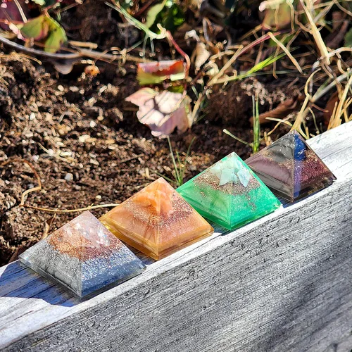 Vista 7 de Juego de curación y limpieza: mini pirámides de cristal de orgonita portátil de cuarzo de cristal, obsidiana negra, crisoprasa, calcita naranja