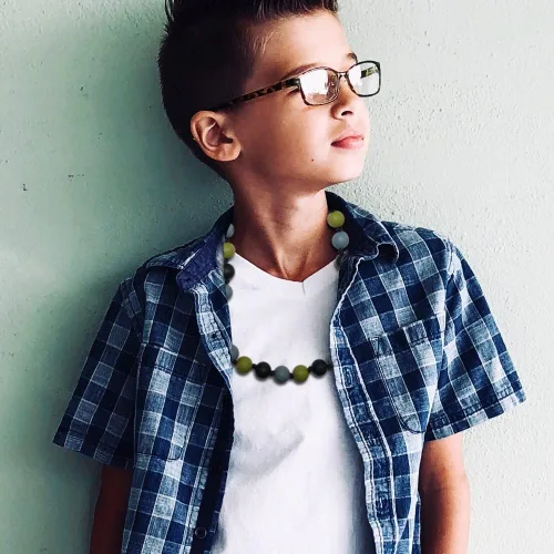 Vista 7 de Choneer Collares masticables de silicona para niños autistas, 2 piezas de ayuda sensorial para masticar, multicolor