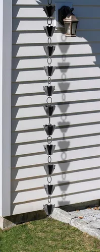Vista 5 de Cadena de lluvia de aluminio negro de 13 tazas con clip de instalación de canalón de 8.5 pies Good Directions